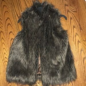 Kenar Faux Fur Vest